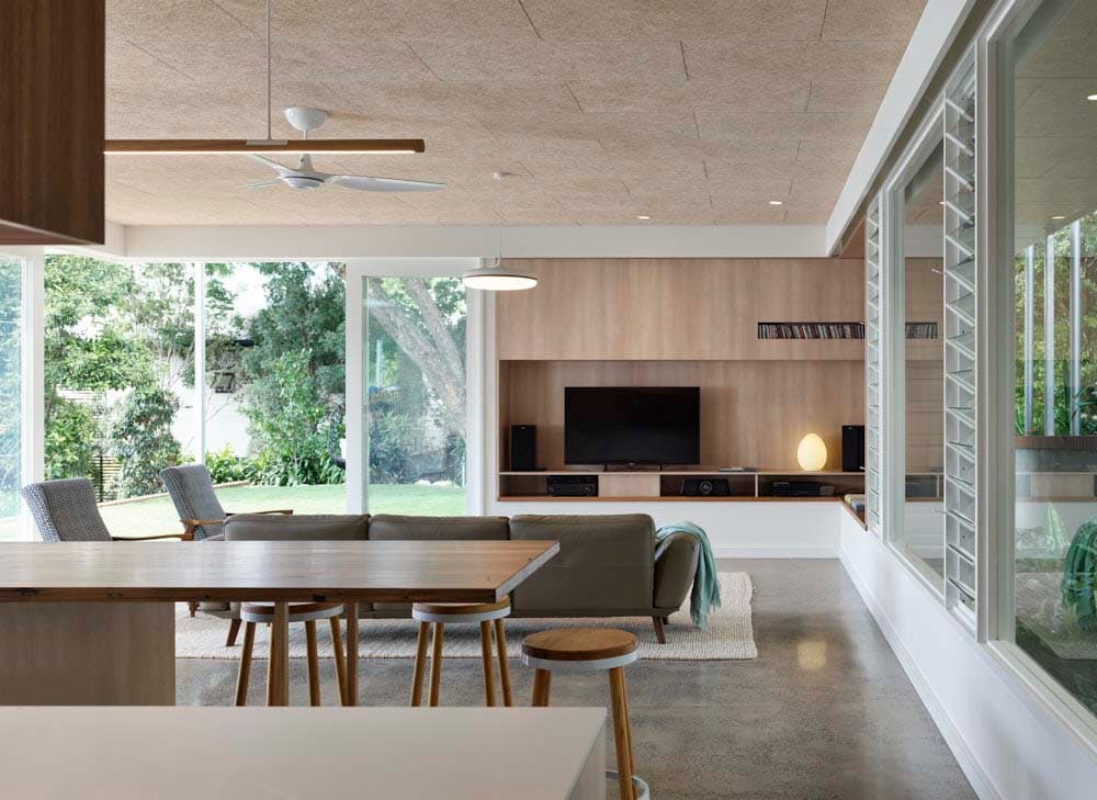 Integrated living at Perimeter House, built by Brisbane custom home builders Bluebird Design & Build
