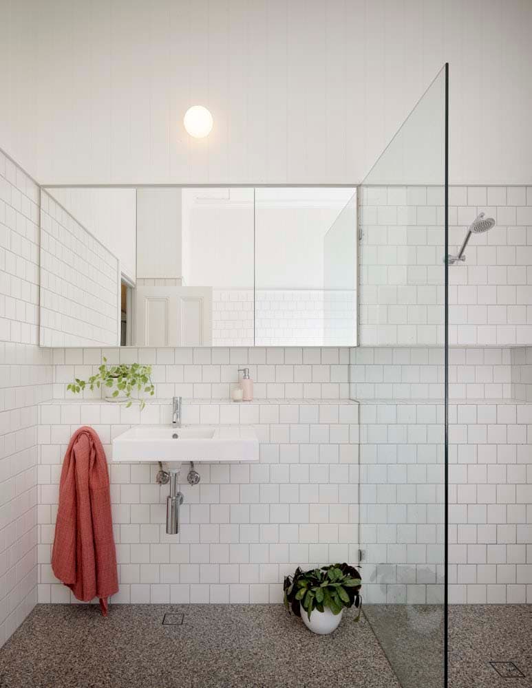 Bathroom at Perimeter House, built by Brisbane custom home builders Bluebird Design & Build